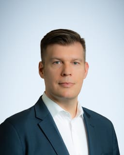 Russell Wald headshot